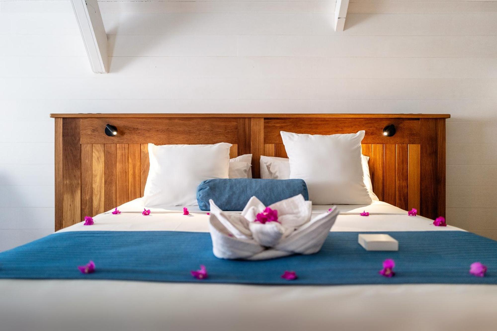 Hotel Le Boucan Canot Сен-Жиль-ле-Бэн Экстерьер фото